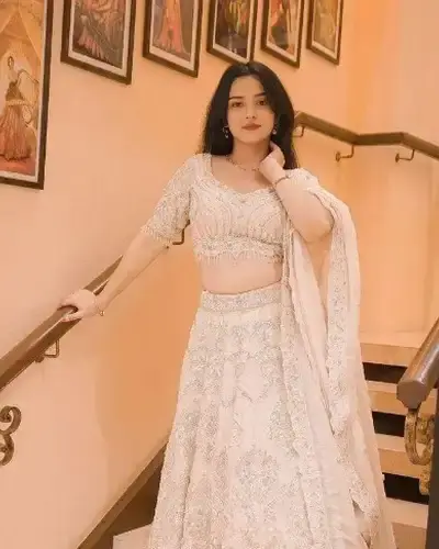 Escort Harraiya